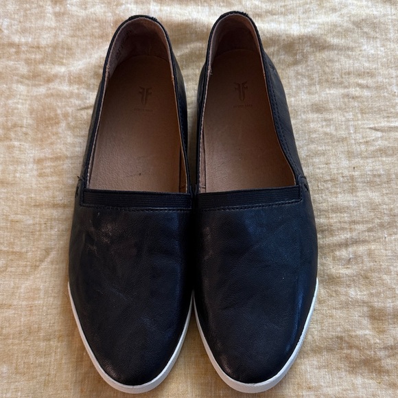 Frye Shoes - Frye black leather flats